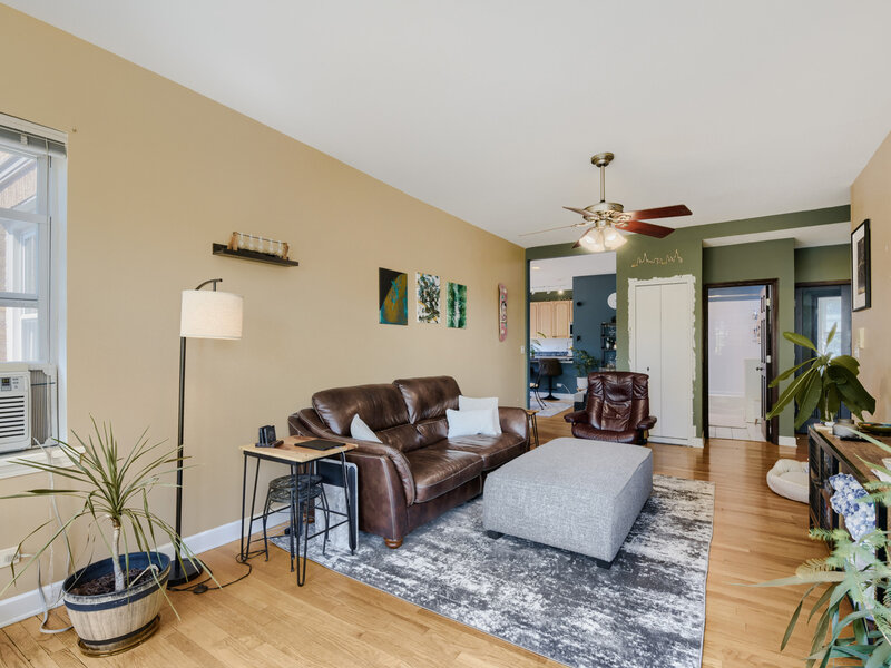 4419 N Whipple Street Chicago IL 60625