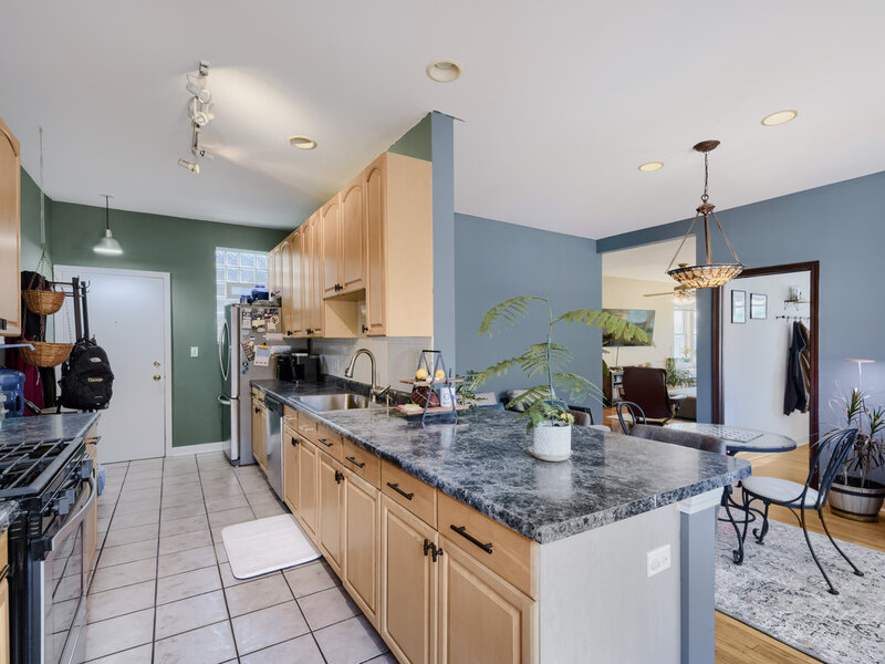 4419 N Whipple Street Chicago IL 60625