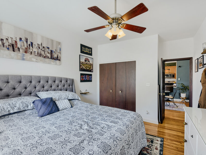 4419 N Whipple Street Chicago IL 60625