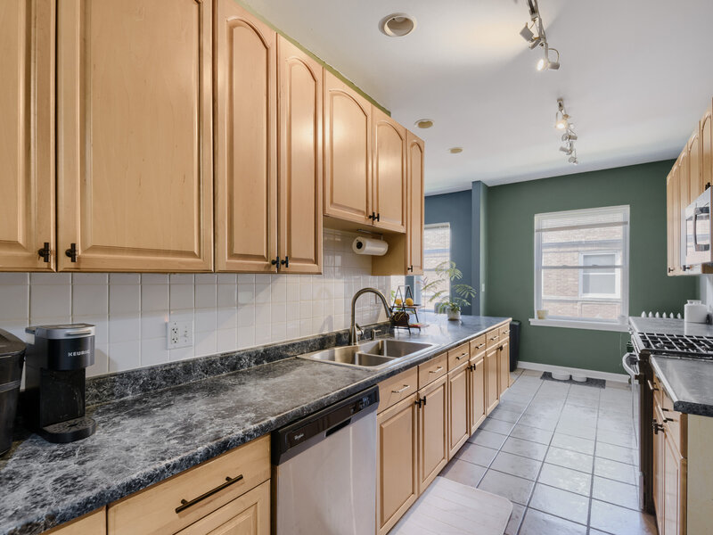 4419 N Whipple Street Chicago IL 60625