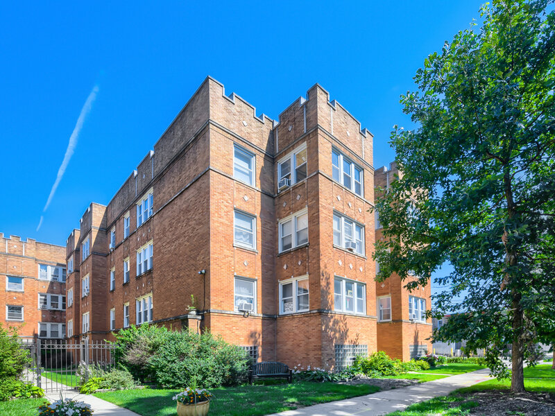 4419 N Whipple Street Chicago IL 60625