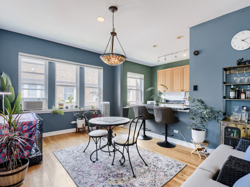 4419 N Whipple Street Chicago IL 60625