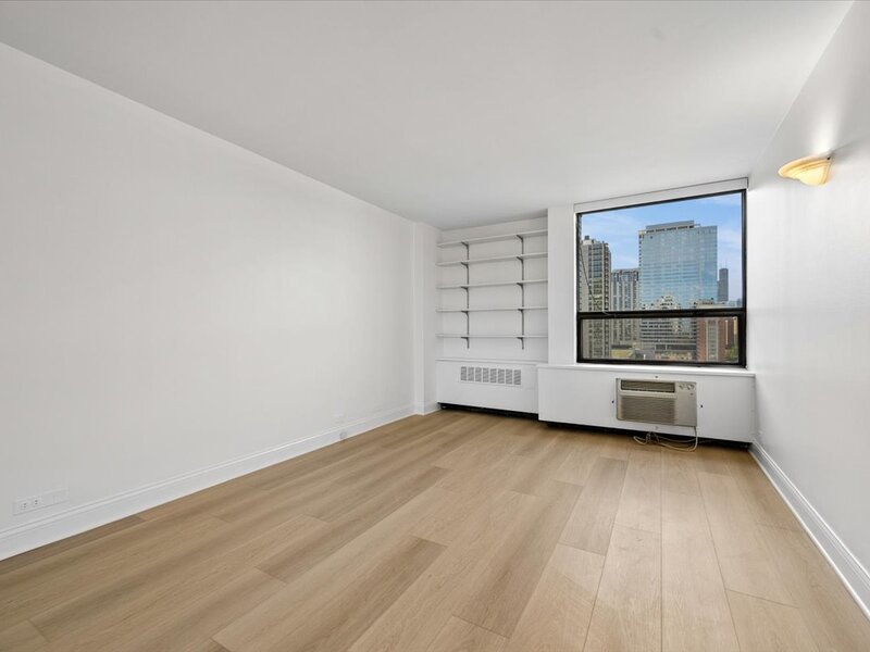1360 N Sandburg Terrace Chicago IL 60610