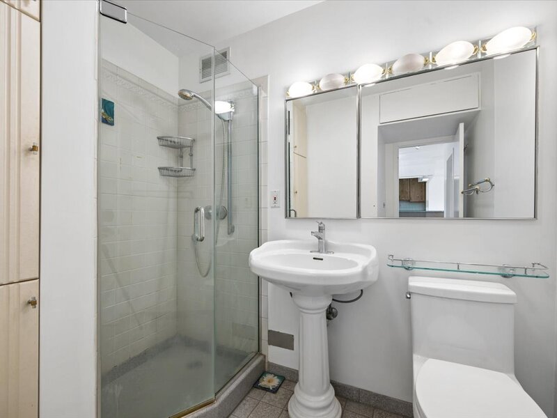 1360 N Sandburg Terrace Chicago IL 60610