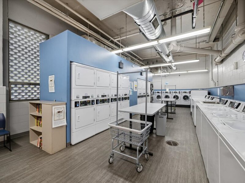 1360 N Sandburg Terrace Chicago IL 60610