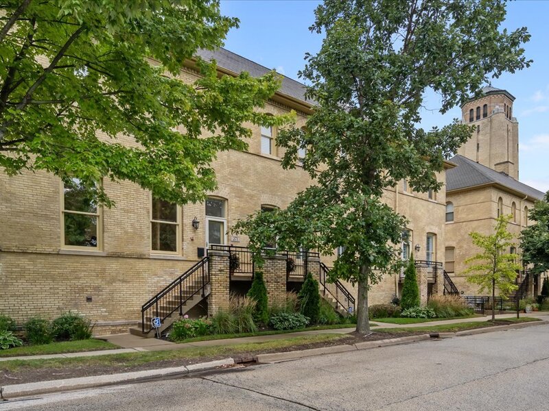 271 Whistler Road Highland Park IL 60035