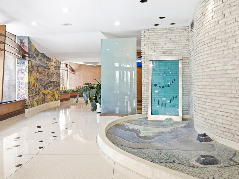 6301 N Sheridan Road Chicago IL 60660