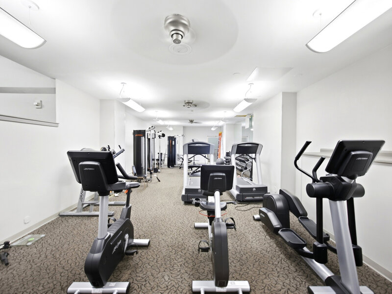 6301 N Sheridan Road Chicago IL 60660