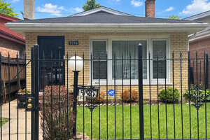 Photo of 9146 S Woodlawn Avenue Chicago IL 60619