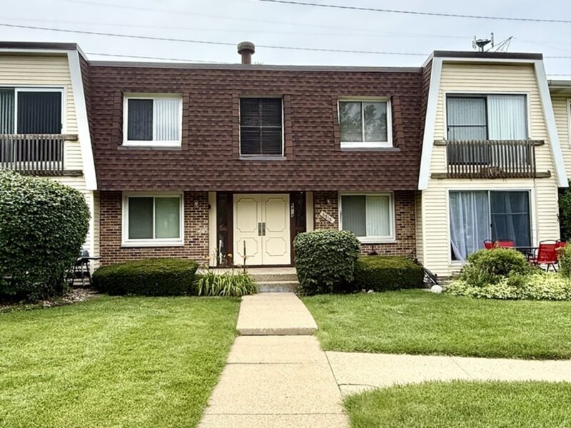 6818 Roberts Drive Woodridge IL 60517