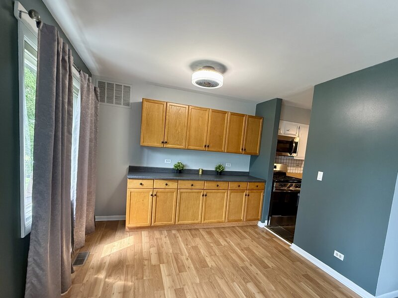 6818 Roberts Drive Woodridge IL 60517