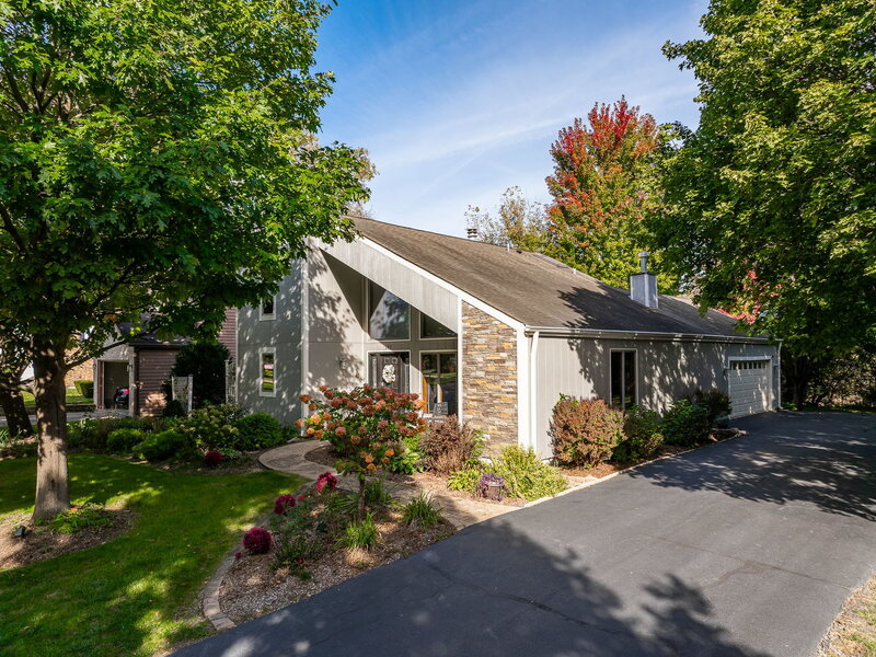 161 Amherst Drive Bartlett IL 60103