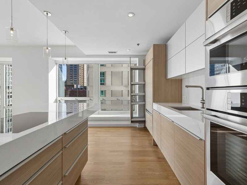 57 E Delaware Place Chicago IL 60611