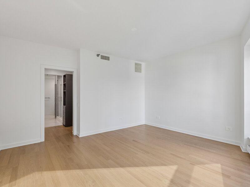 57 E Delaware Place Chicago IL 60611