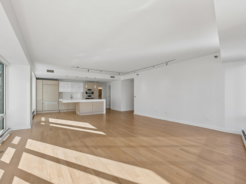 57 E Delaware Place Chicago IL 60611