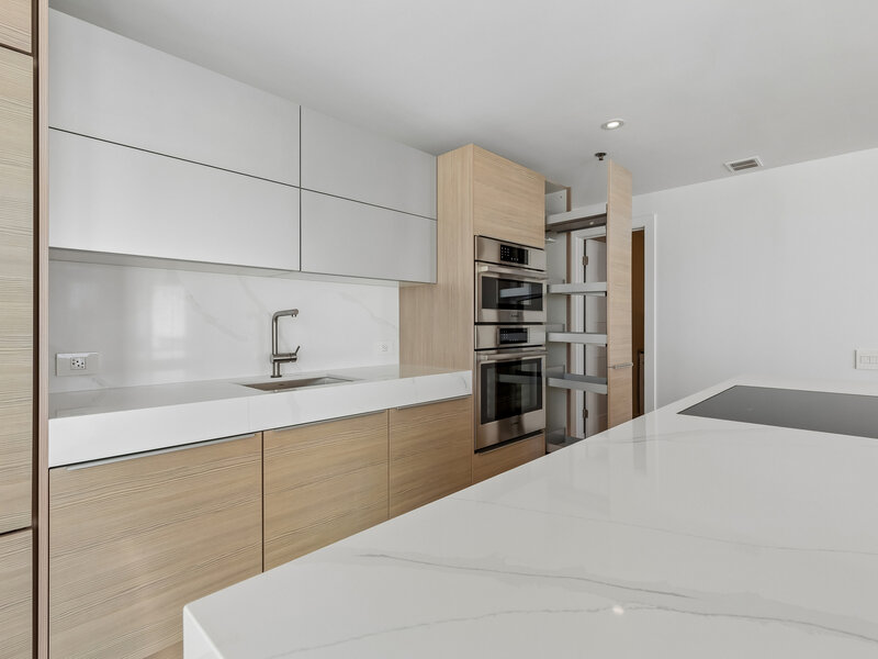 57 E Delaware Place Chicago IL 60611