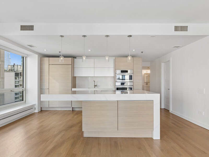 57 E Delaware Place Chicago IL 60611