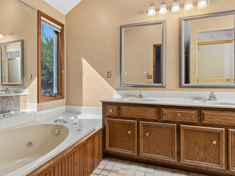 42 Jens Jensen Lane St. Charles IL 60175