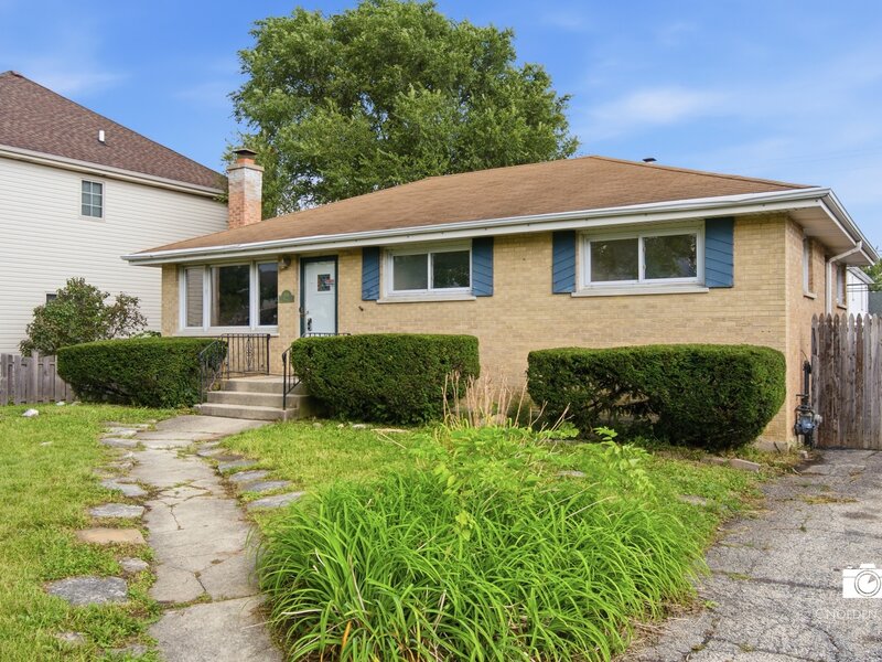599 N Willow Road Elmhurst IL 60126