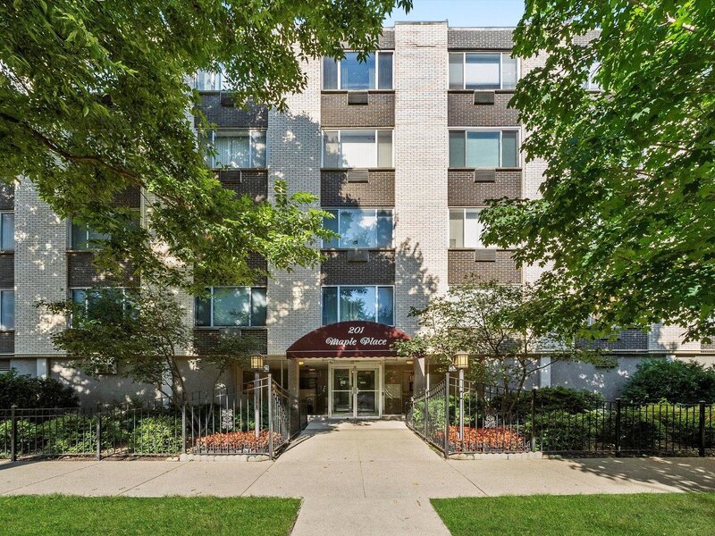 201 S Maple Avenue Oak Park IL 60302