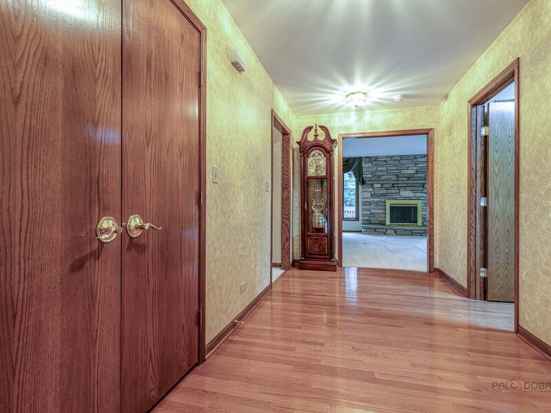 822 Brian Court Gurnee IL 60031