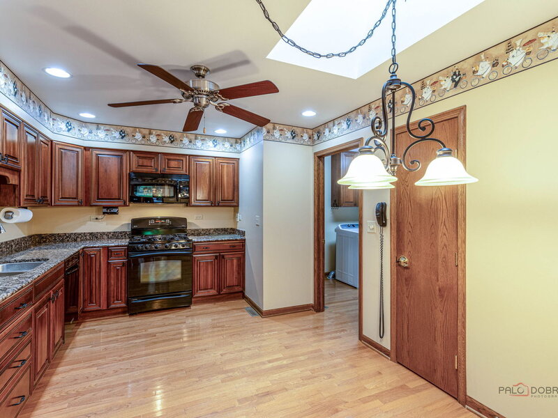 822 Brian Court Gurnee IL 60031