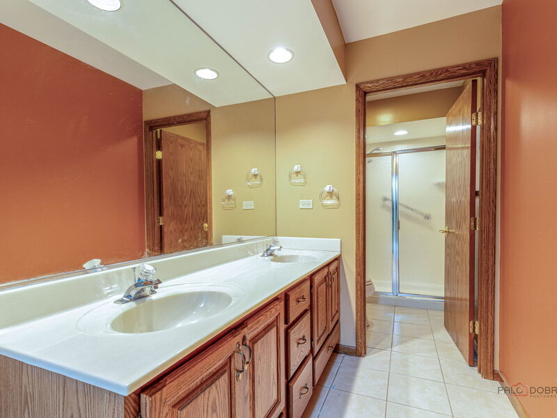 822 Brian Court Gurnee IL 60031