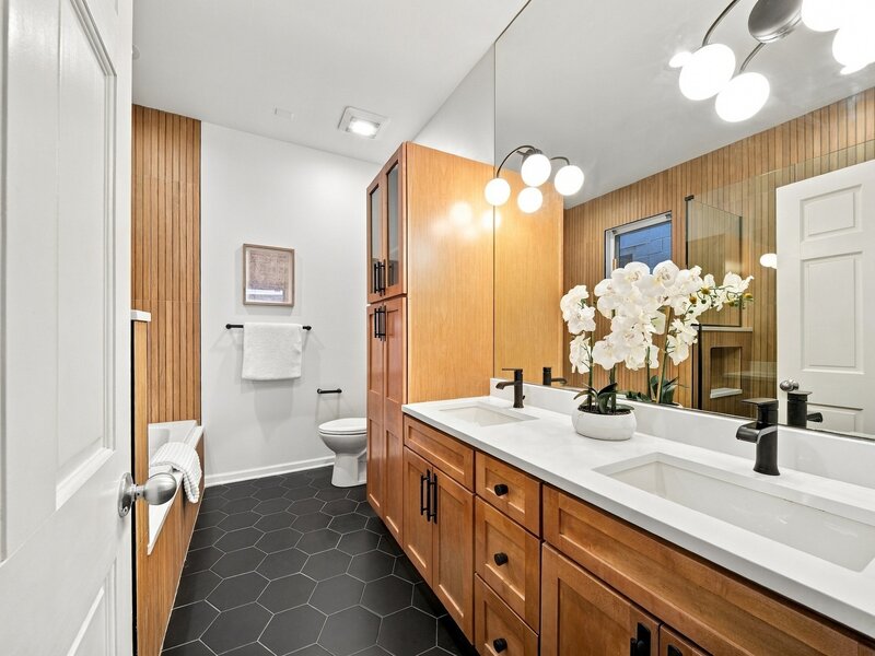 853 N Wood Street Chicago IL 60622