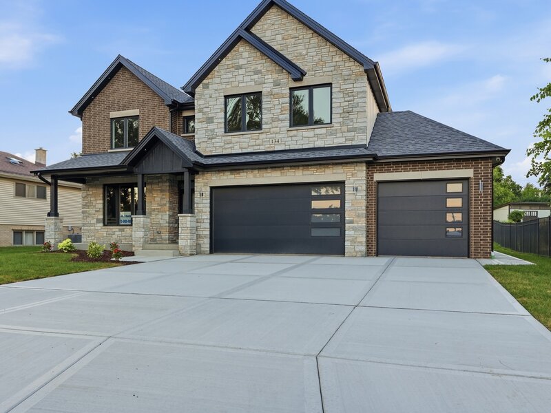 134 Holly Avenue Darien IL 60561