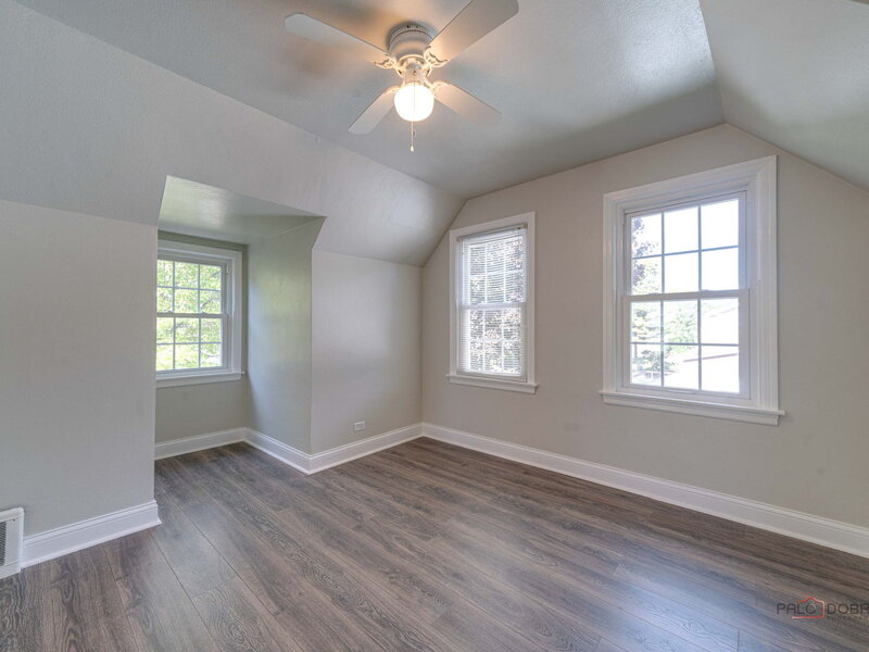 221 N Prairie Avenue Mundelein IL 60060