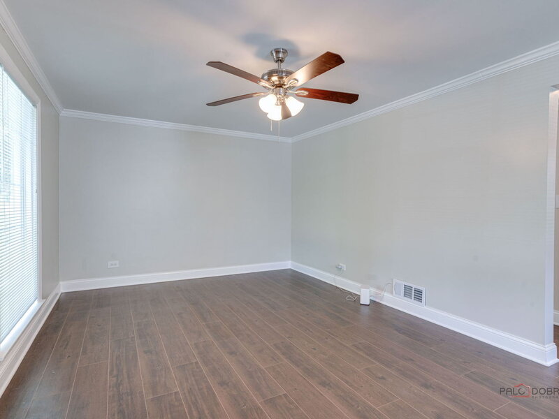 221 N Prairie Avenue Mundelein IL 60060