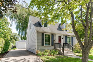 Photo of 221 N Prairie Avenue Mundelein IL 60060