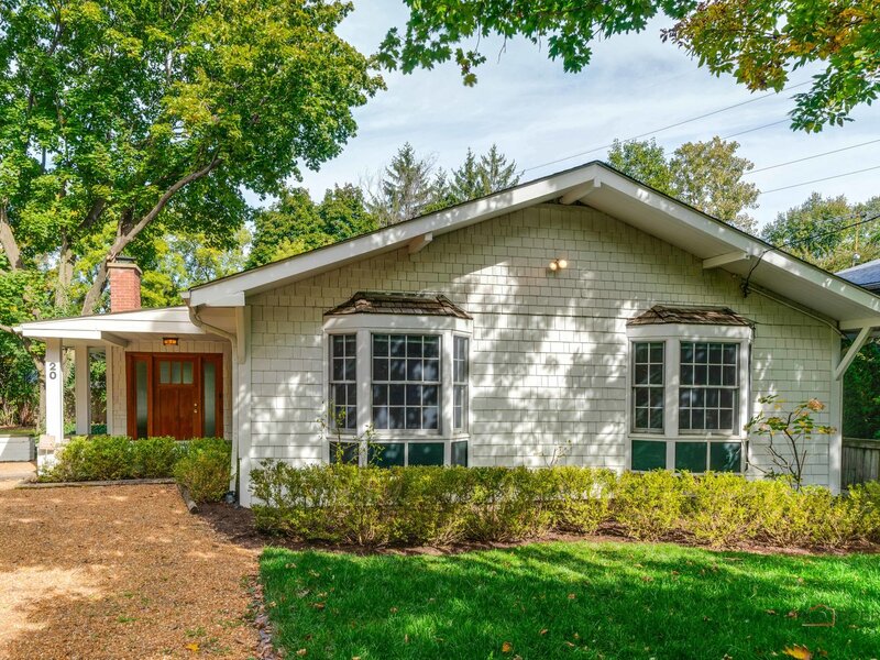 20 W Old Elm Road Lake Forest IL 60045