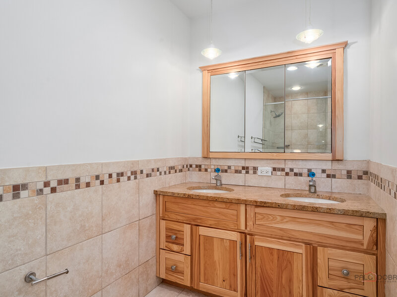 20 W Old Elm Road Lake Forest IL 60045