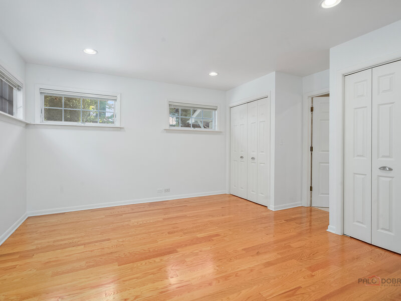 20 W Old Elm Road Lake Forest IL 60045