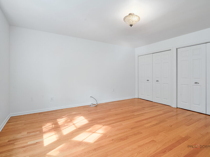 20 W Old Elm Road Lake Forest IL 60045