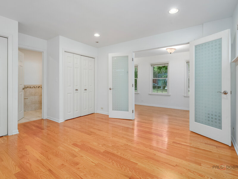 20 W Old Elm Road Lake Forest IL 60045