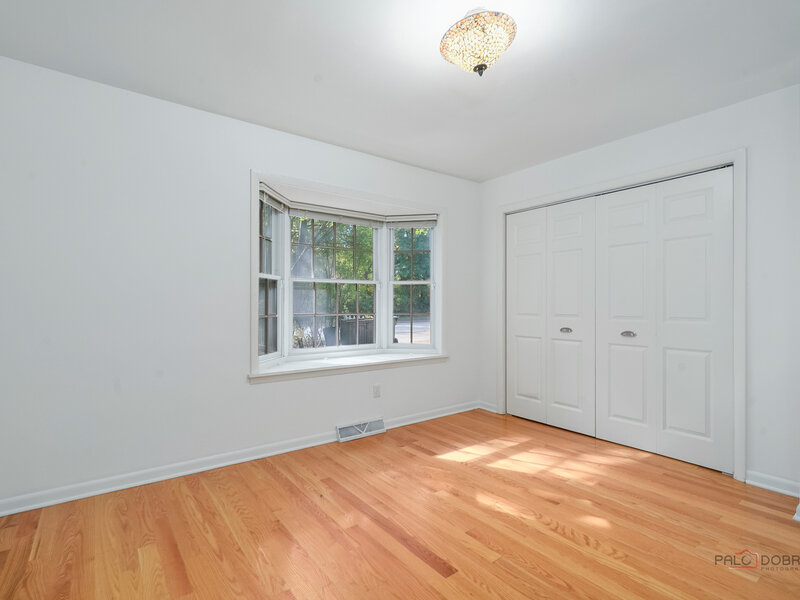 20 W Old Elm Road Lake Forest IL 60045