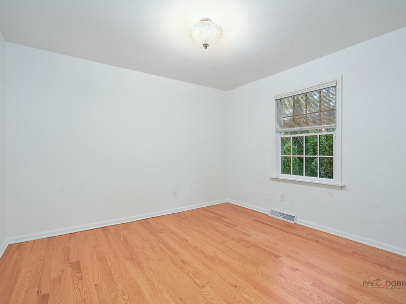 20 W Old Elm Road Lake Forest IL 60045