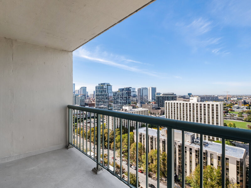 111 W Maple Street Chicago IL 60610