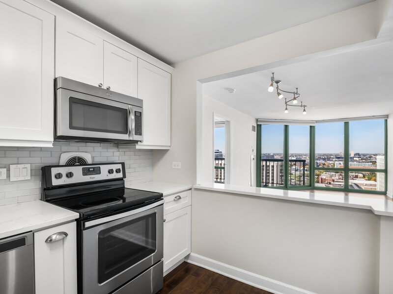 111 W Maple Street Chicago IL 60610