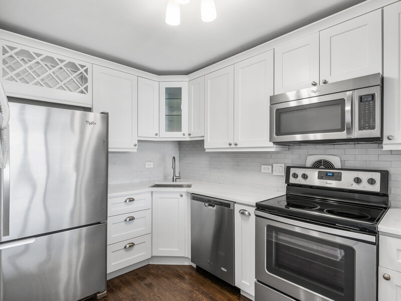 111 W Maple Street Chicago IL 60610