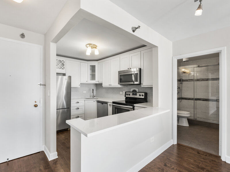 111 W Maple Street Chicago IL 60610