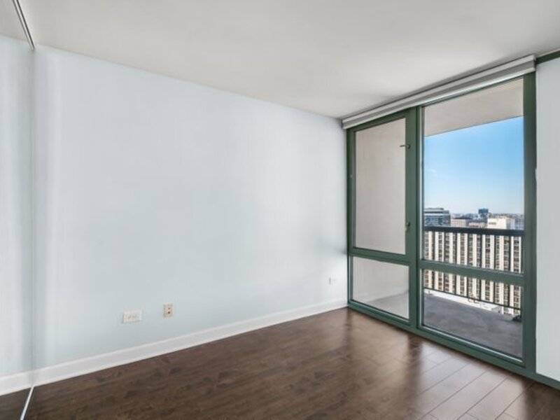 111 W Maple Street Chicago IL 60610