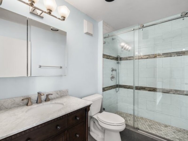 111 W Maple Street Chicago IL 60610