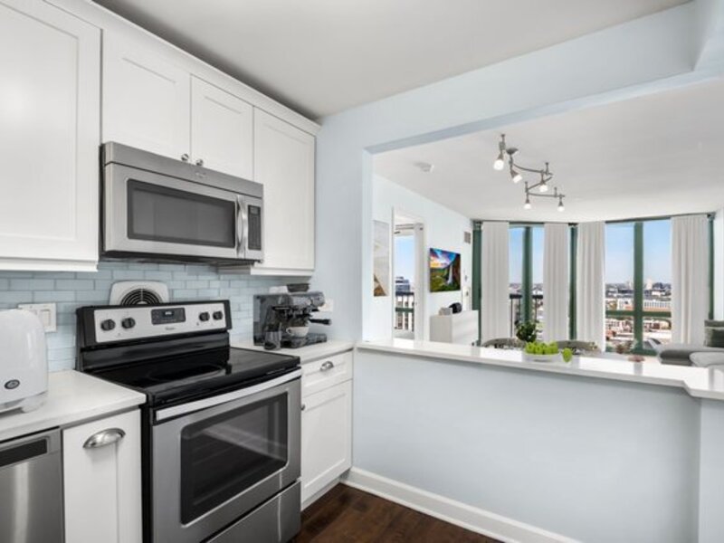 111 W Maple Street Chicago IL 60610