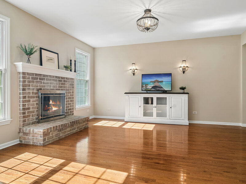 27 Harborside Way Hawthorn Woods IL 60047
