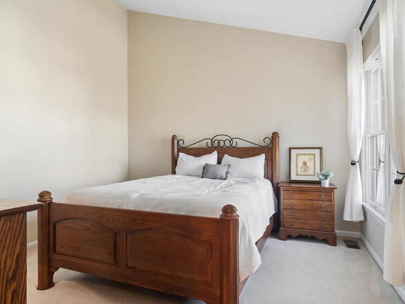 27 Harborside Way Hawthorn Woods IL 60047