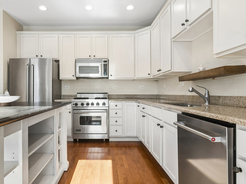 27 Harborside Way Hawthorn Woods IL 60047