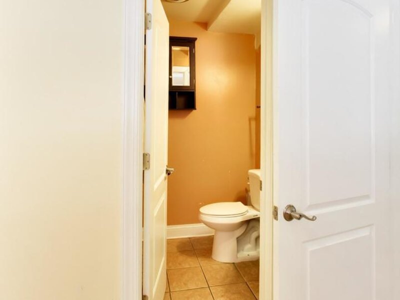 1600 W Greenleaf Avenue Chicago IL 60626